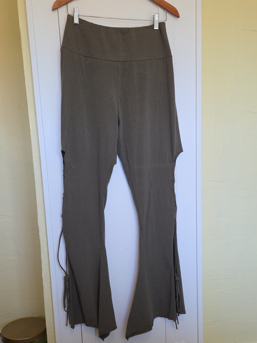 Earthbound Trading Co Women's Green Flare Lace Up Leg Pants Stretch Boho Sz XL